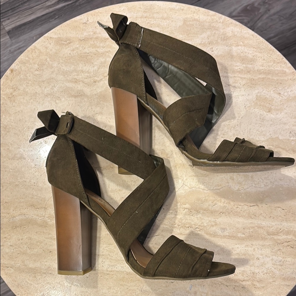 Elegant Olive Green Women's Heels